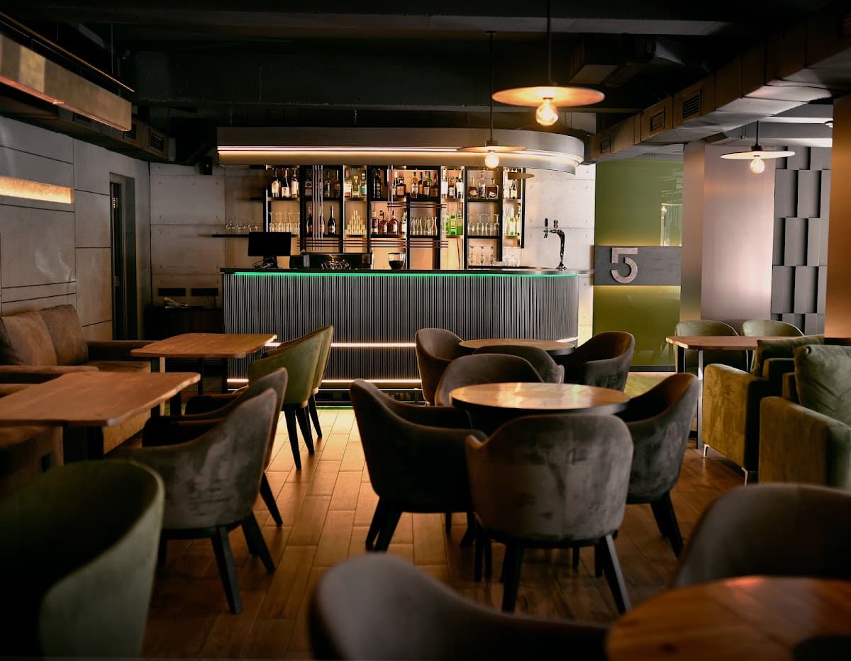 Five Gastropub & Rooms