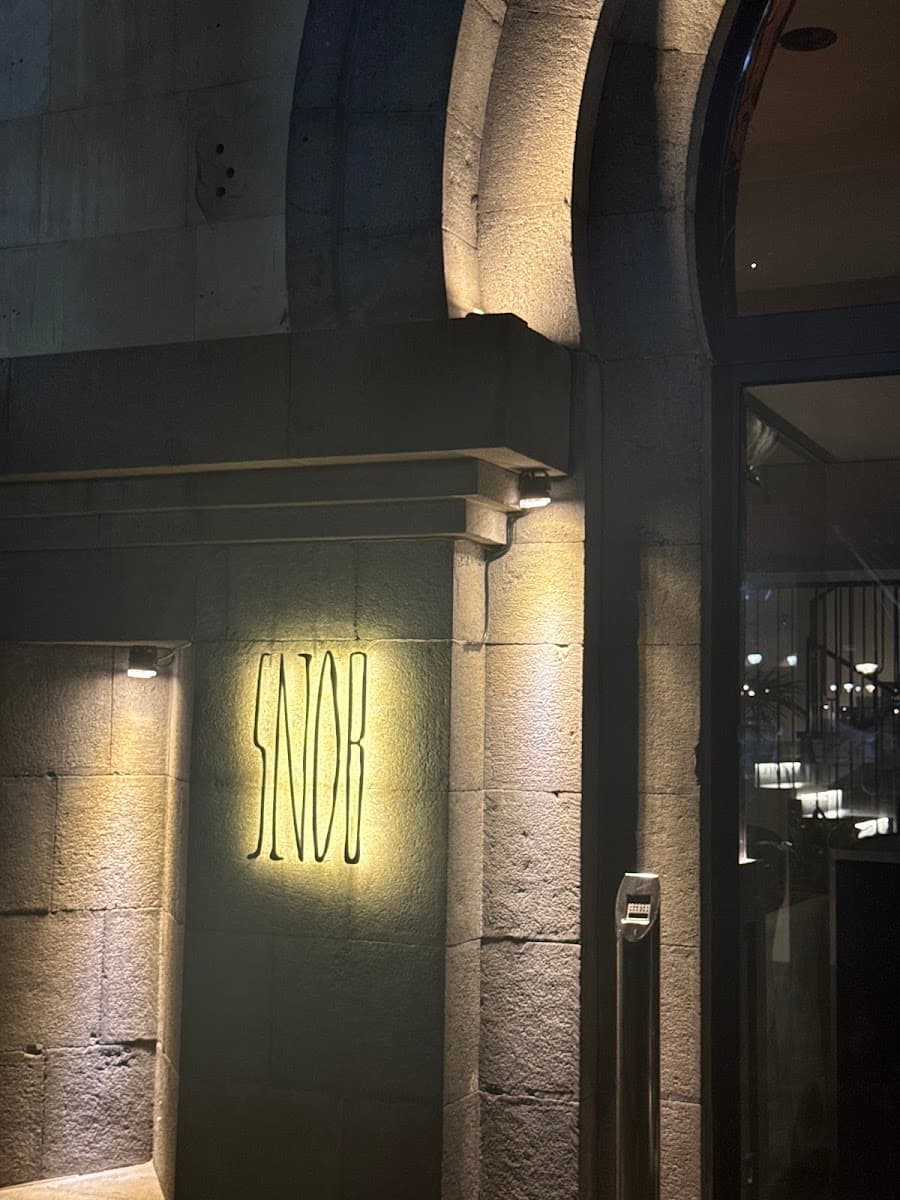 SNOB Gastro Bar & Lounge